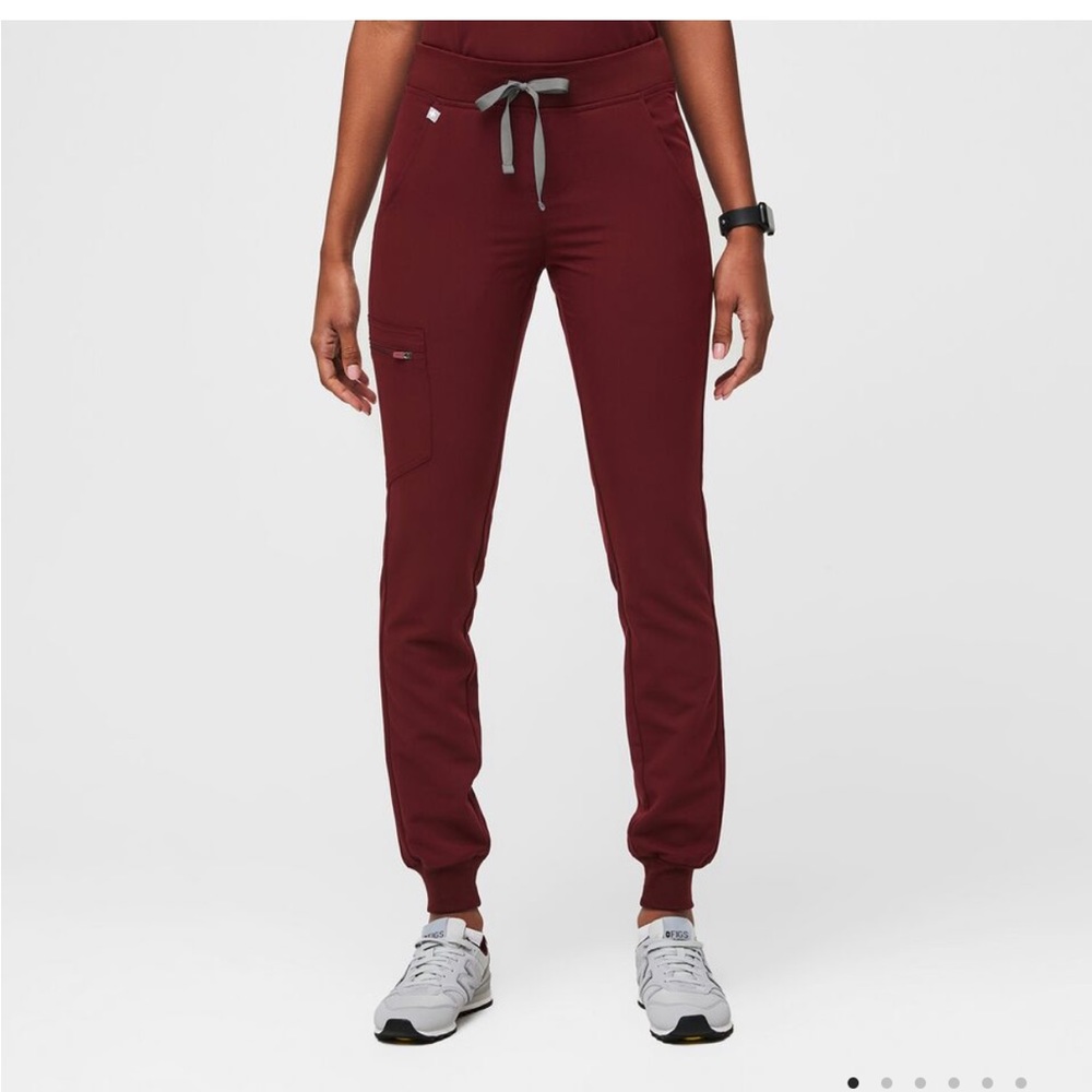 Maroon high rise Zamora jogger figs